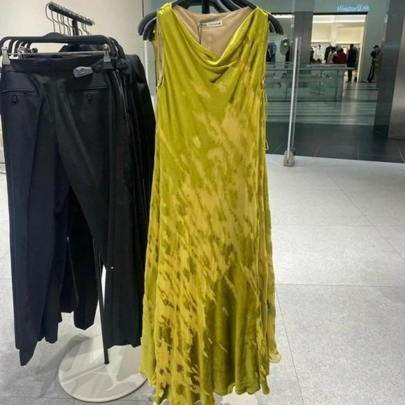 ZARA VELVET MIDI DRESS ZW COLLECTION - Picture 3 of 4